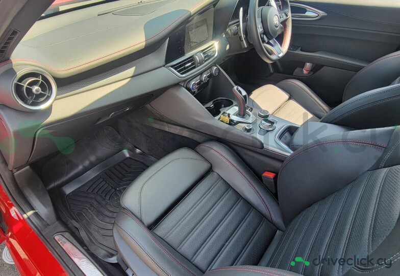 Alfa Romeo Giulia Red