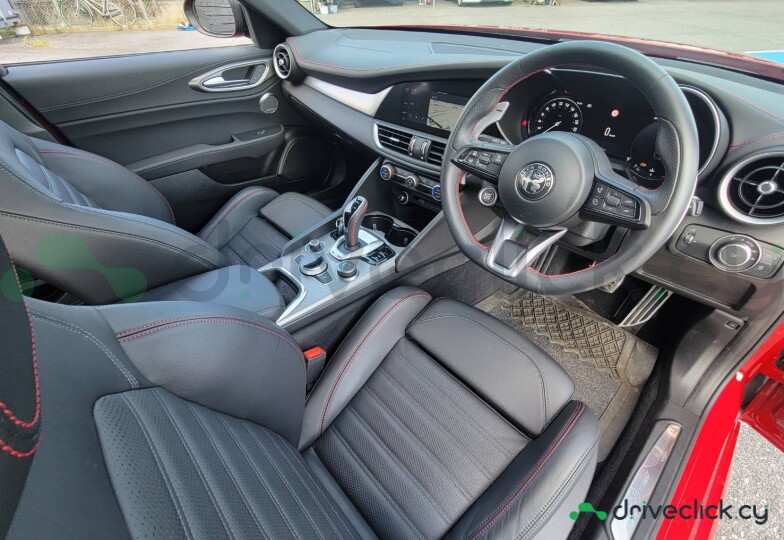 Alfa Romeo Giulia Red