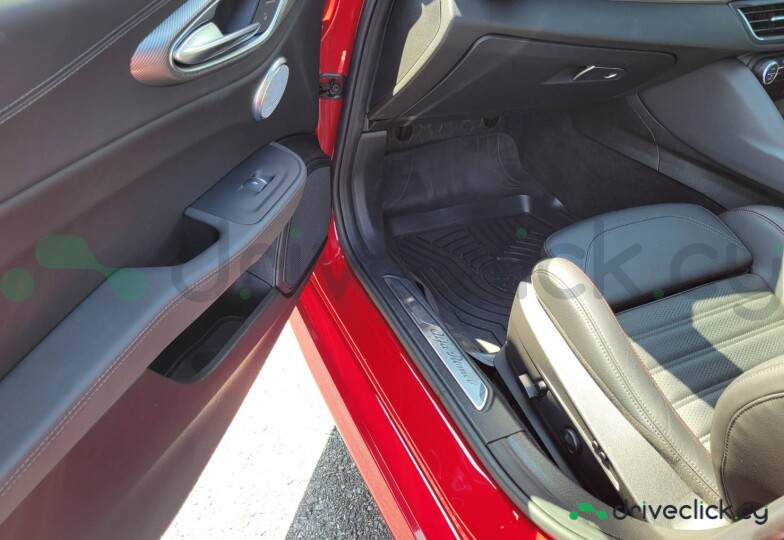 Alfa Romeo Giulia Red