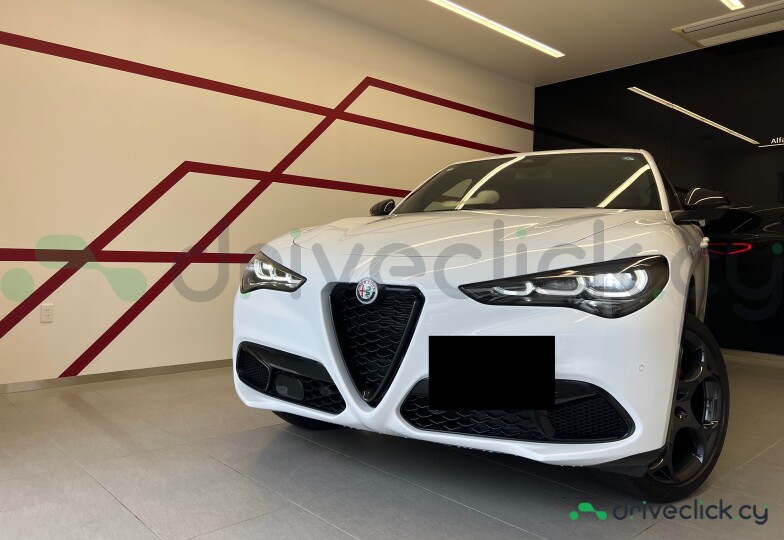 Alfa Romeo Stelvio White