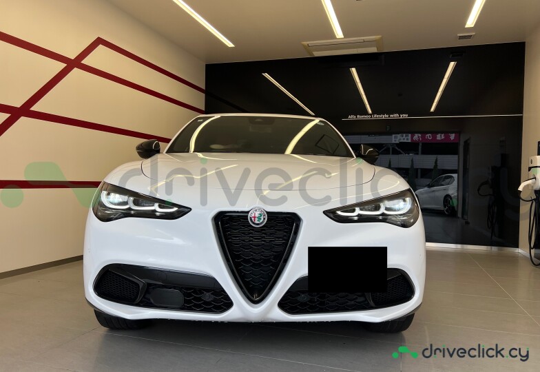 Alfa Romeo Stelvio White