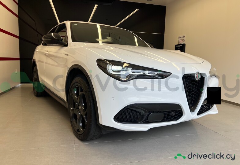 Alfa Romeo Stelvio White