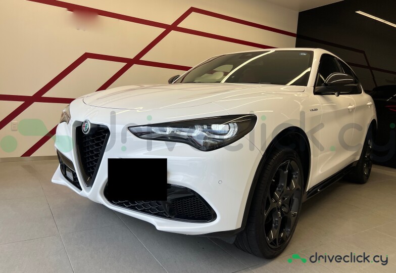 Alfa Romeo Stelvio White