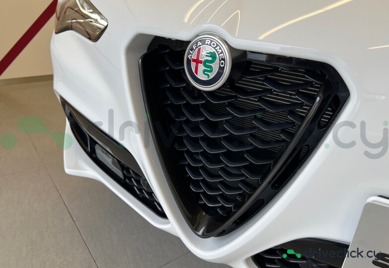 Alfa Romeo Stelvio White