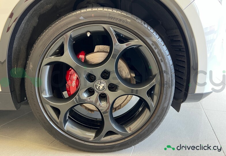 Alfa Romeo Stelvio White