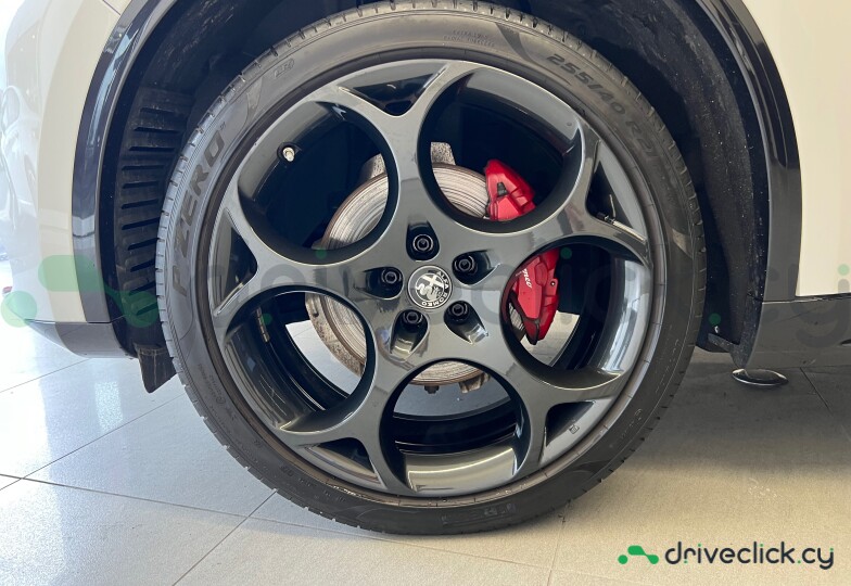 Alfa Romeo Stelvio White