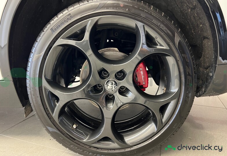 Alfa Romeo Stelvio White