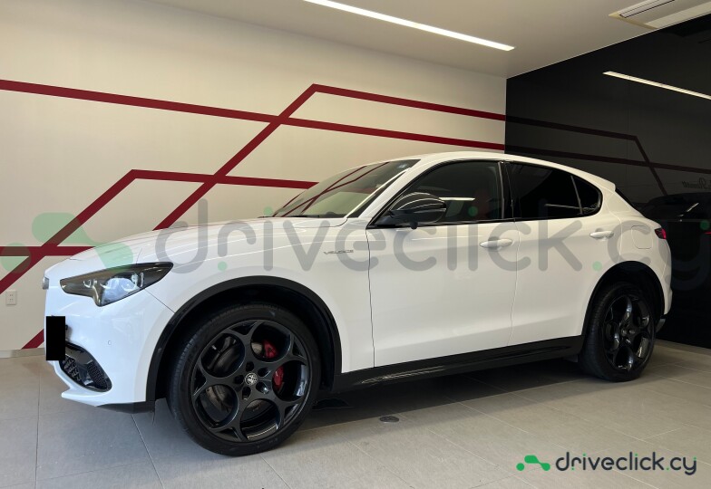 Alfa Romeo Stelvio White