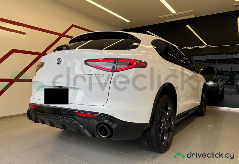 Alfa Romeo Stelvio White