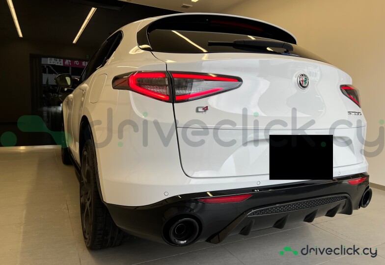 Alfa Romeo Stelvio White