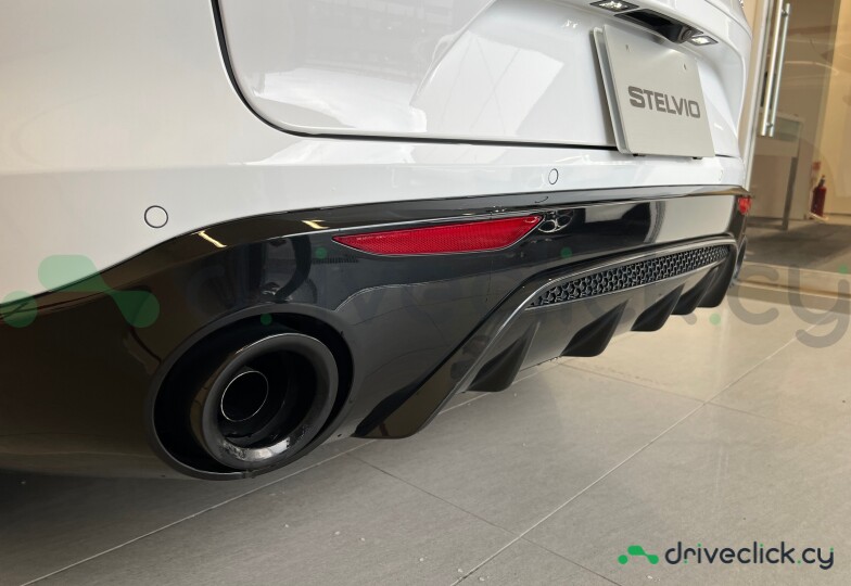 Alfa Romeo Stelvio White