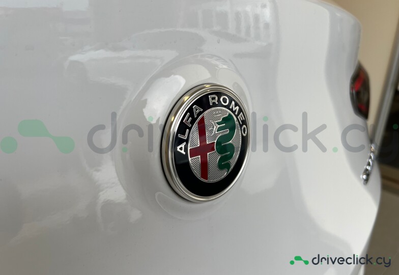 Alfa Romeo Stelvio White