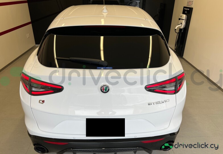 Alfa Romeo Stelvio White