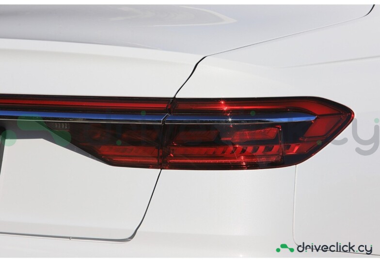 Audi S8 White