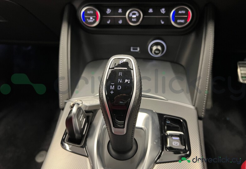 Alfa Romeo Stelvio White