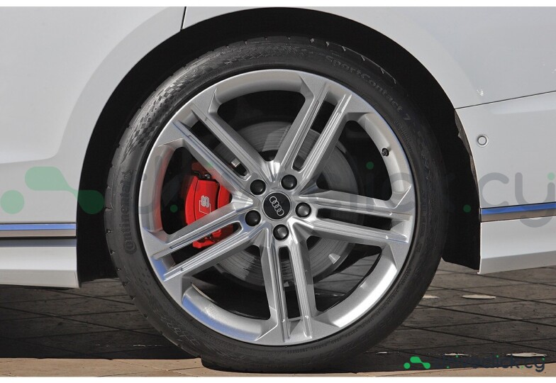 Audi S8 White