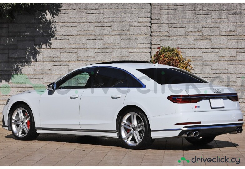 Audi S8 White