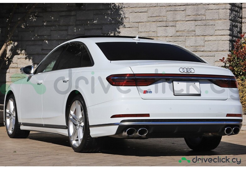 Audi S8 White