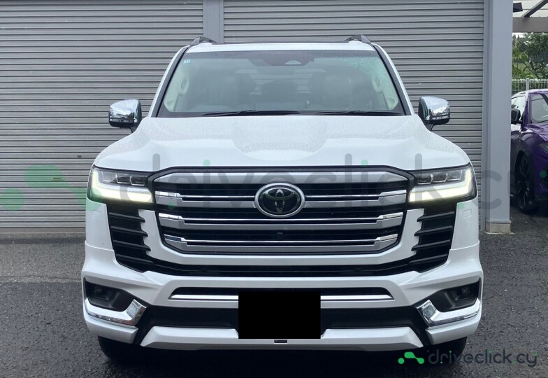 Toyota Land Cruiser 300 White