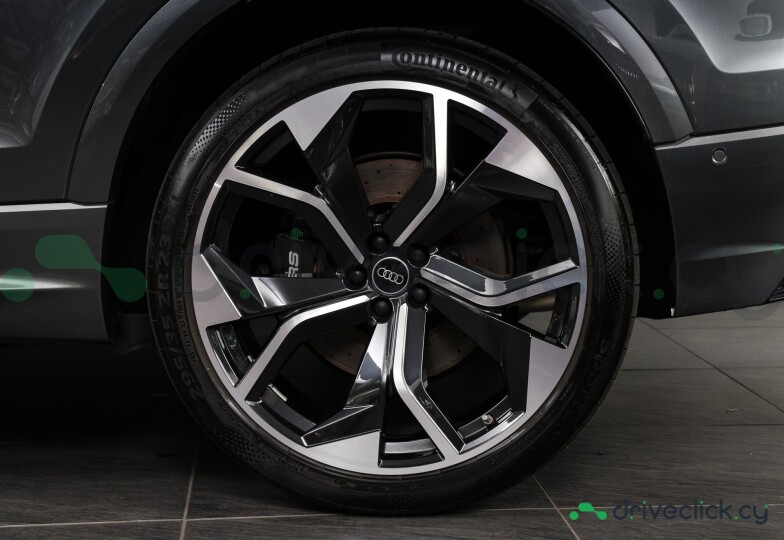 Audi RS Q8 Grey