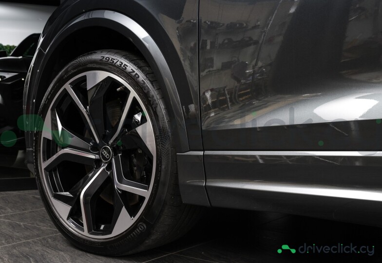 Audi RS Q8 Grey