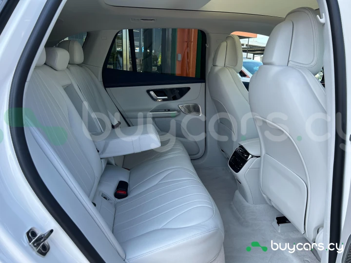 Mercedes EQE Белый