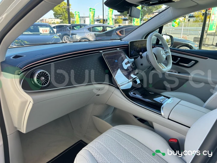 Mercedes EQE Белый