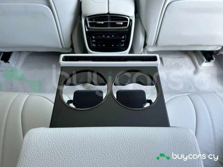 Mercedes EQE Белый