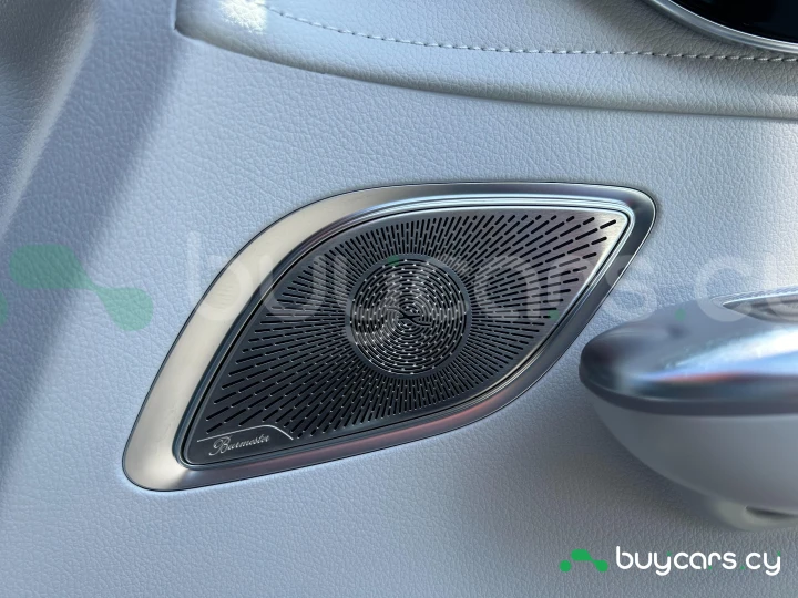 Mercedes EQE Белый