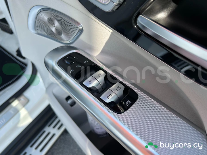 Mercedes EQE Белый