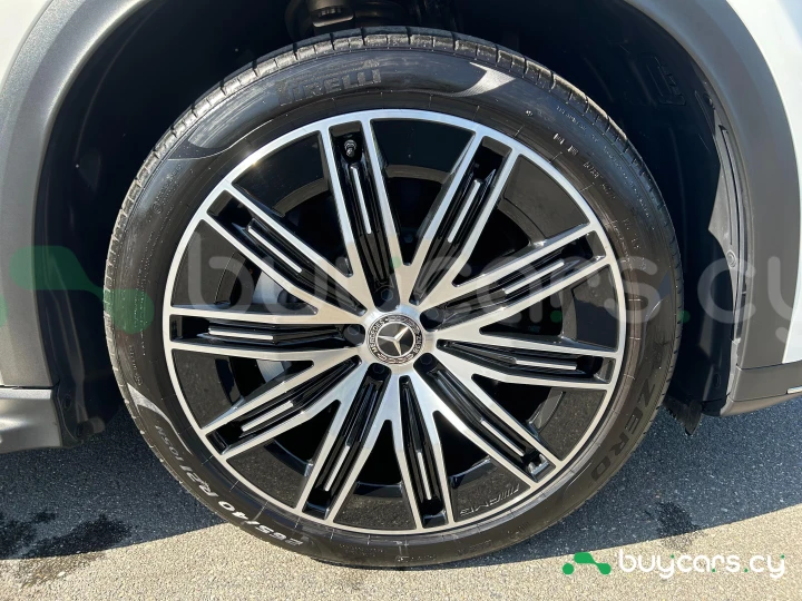 Mercedes EQE Белый