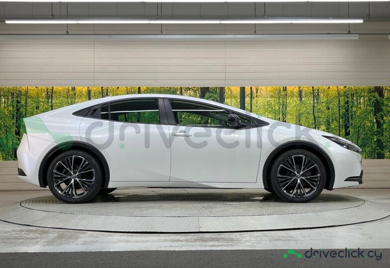 Toyota Prius White