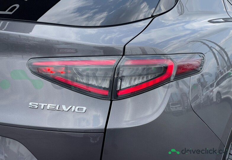 Alfa Romeo Stelvio Grey