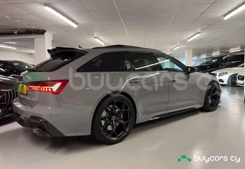 Audi RS6 Avant Grey