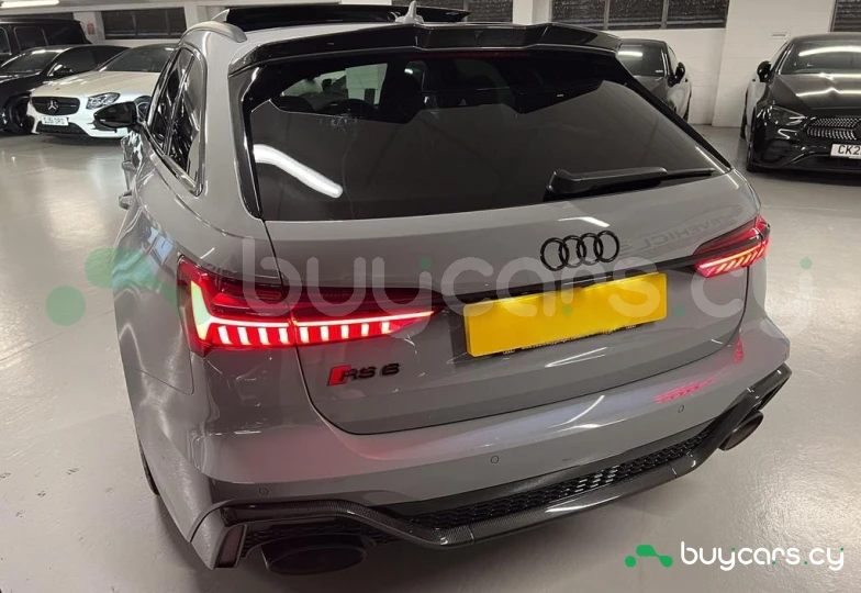 Audi RS6 Avant Grey