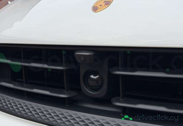 Porsche Macan White