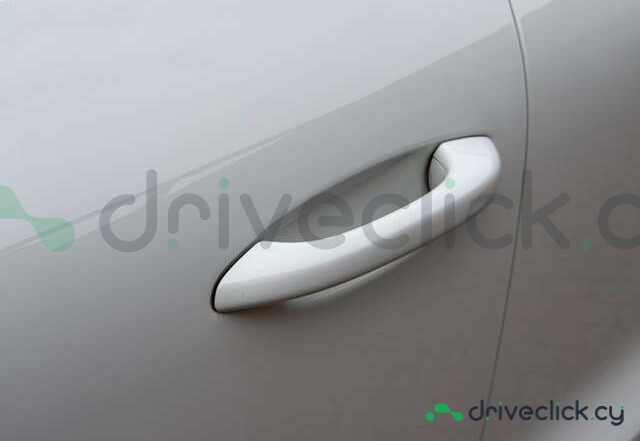 Porsche Macan White
