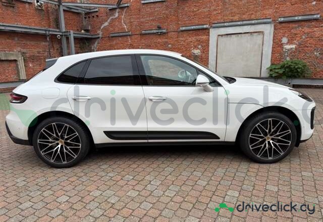Porsche Macan White