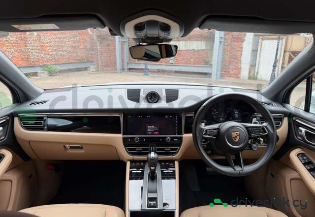 Porsche Macan White