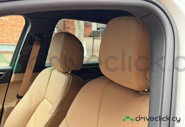 Porsche Macan White