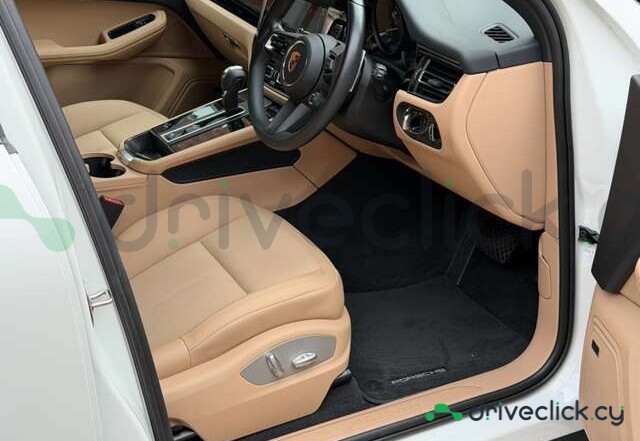 Porsche Macan White