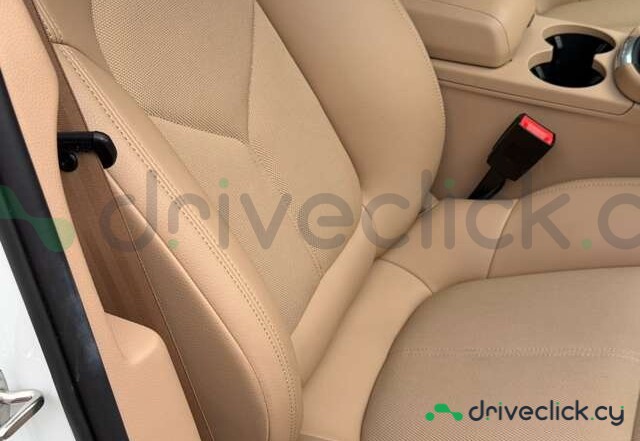 Porsche Macan White