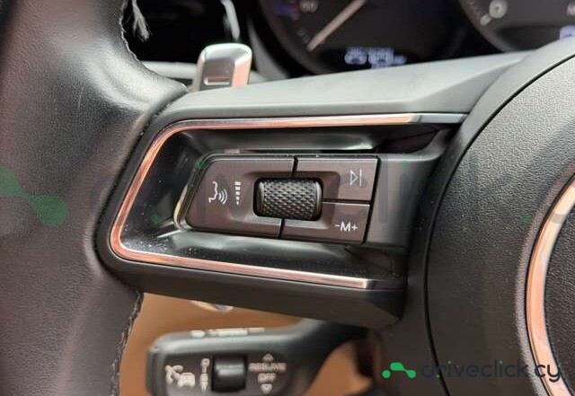 Porsche Macan White