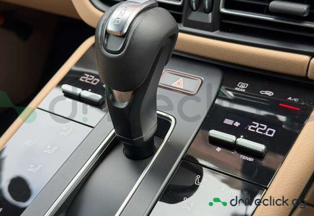 Porsche Macan White