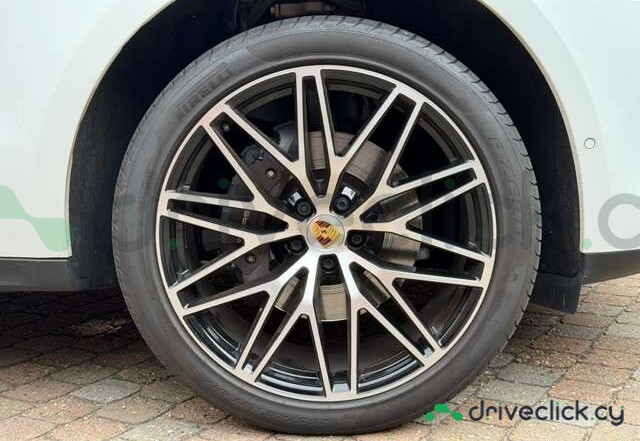 Porsche Macan White