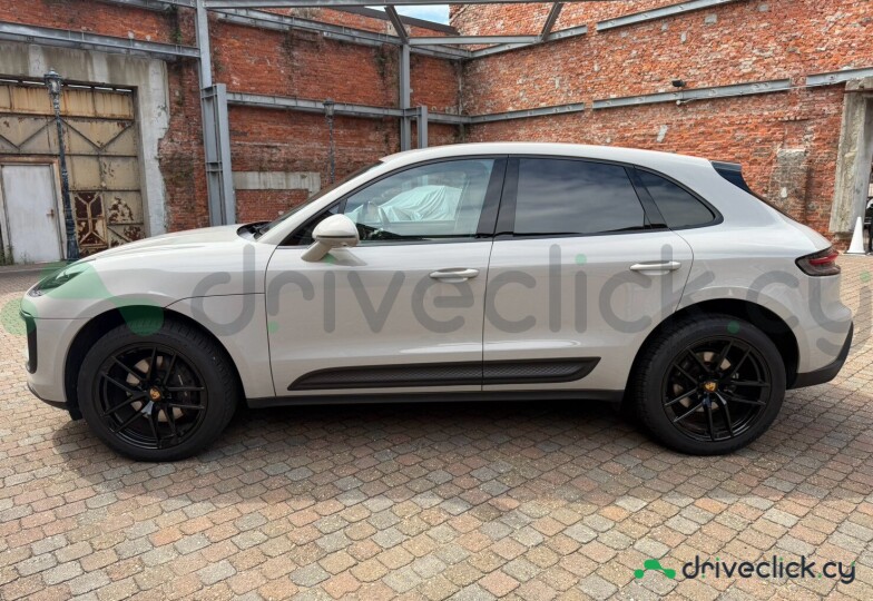 Porsche Macan Beige