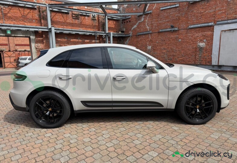 Porsche Macan Beige