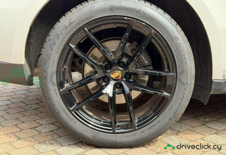 Porsche Macan Beige