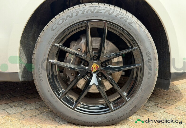 Porsche Macan Beige
