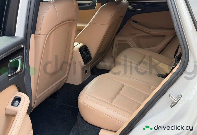 Porsche Macan Beige